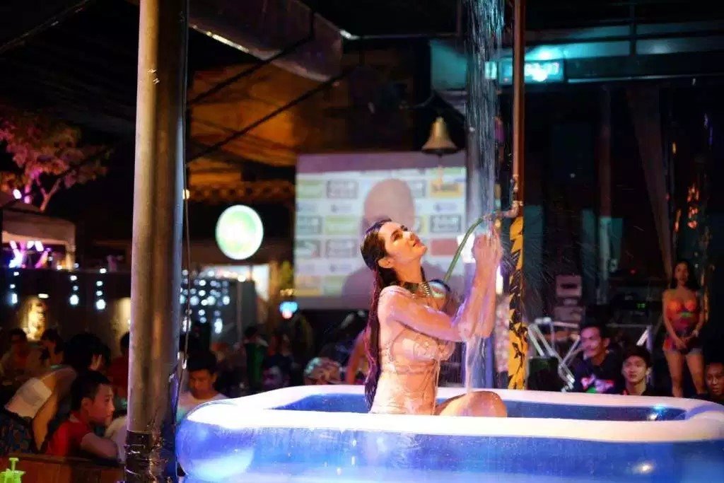 Nong Nat Performing Sexy Shows In Nightclubs For 35000